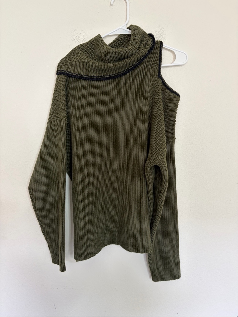 NWT Rare Alp n Rock Talila Dark Moss Green Turtleneck Cold Shoulder Sweater